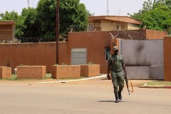 Противники французского военного присутствия устроили акцию в столице Нигера