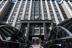 Путин дал поручение о приоритетном использовании чиновниками отечественных машин