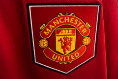 Акции "Манчестер Юнайтед" падают на рекордные 20% на слухах об отмене продажи клуба
