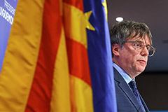 Экс-глава Каталонии Пучдемон назвал условия поддержки Санчеса на посту премьера Испании