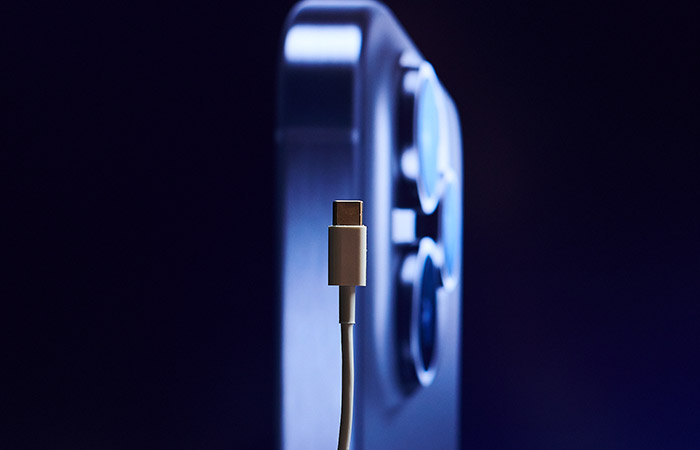 Apple представила iPhone 15 и обновленные "умные" часы