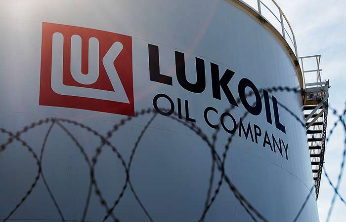 "ЛУКОЙЛ" предупредил о последствиях досрочного отказа Болгарии от нефти из РФ