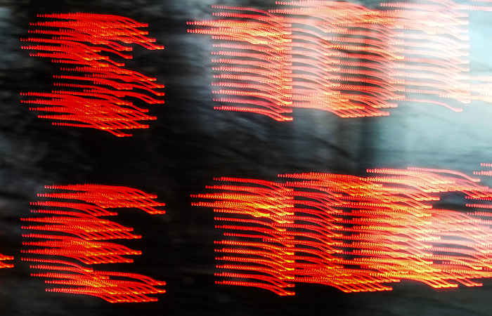 Курс доллара поднялся выше 102 рублей впервые с 23 марта 2022 года