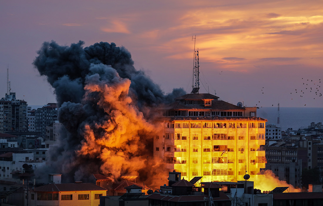Ракетный удар по высотным зданиям в секторе Газа