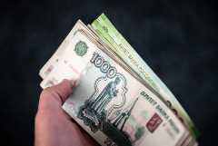 Рубль остался стабилен к доллару и юаню на фоне противоречивых факторов