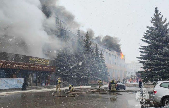 Постояльцев сгоревшего в Набережных Челнах отеля разместят в других гостиницах