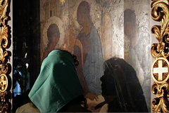 В РПЦ заявили, что "Троицу" Рублева могут реставрировать максимум год