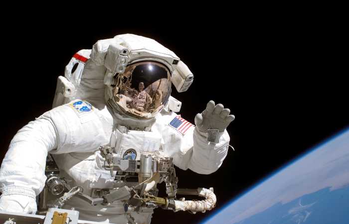 Астронавты NASA вернулись на борт МКС после выполнения наружных монтажных работ