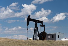 Цены на нефть растут после падения на прошлой неделе, Brent торгуется у $85 за баррель