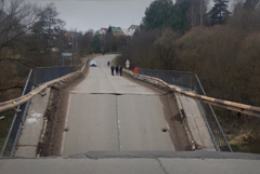 Пролет автомобильного моста обрушился в подмосковном Подольске