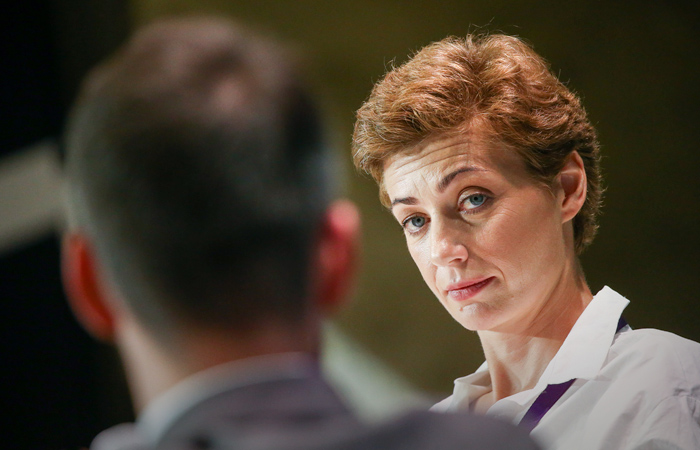 Дерипаска отозвал иск к журналистке Осетинской