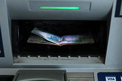 Россияне в сентябре-октябре вернули на депозиты 200 млрд рублей