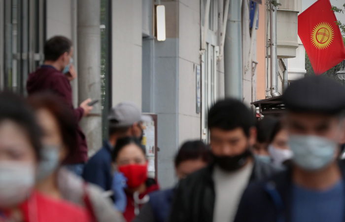 Киргизия просит Россию предоставить ОМС семьям киргизских трудовых мигрантов