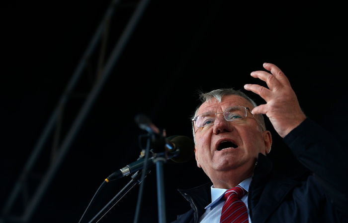 Лидера сербских радикалов обвинили в Гааге в неуважении к международному суду