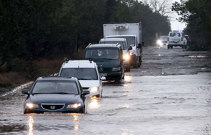 Один человек пропал и несколько пострадали во время шторма в Крыму