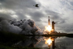Ракета SpaceX стартовала на орбиту с новой партией интернет-спутников Starlink