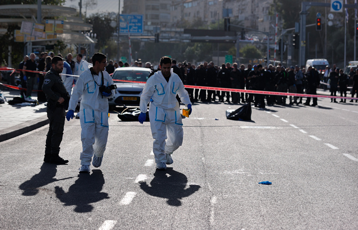 Число жертв нападения в Иерусалиме возросло до трех