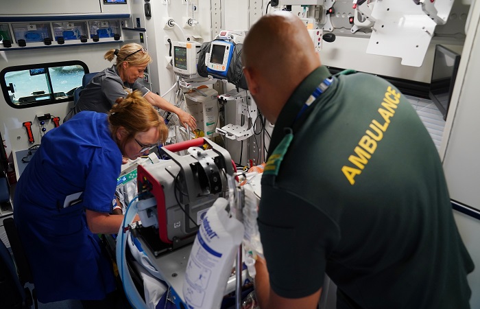 Испания, Великобритания и США отправили спасателей в Марокко