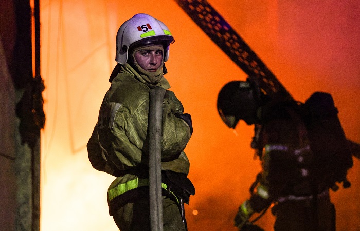 Произошел пожар на рынке в Ростове-на-Дону на площади до 1,5 тыс. кв. метров