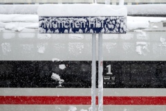 Снежный шторм привел к перебоям с транспортом в нескольких европейских странах