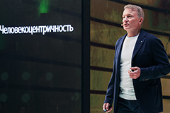 Греф заявил, что не планирует покидать Сбер, но обязан готовить преемника
