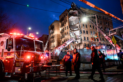 Два человека пострадали при частичном обрушении жилого дома в Бронксе