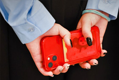 Совфед одобрил закон о запрете использования на уроках личных телефонов