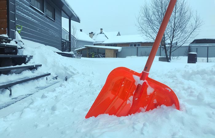 В Москве автомобилистам посоветовали пересесть на городской транспорт из-за снегопада