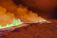 На юго-западе Исландии вблизи столицы начал извергаться вулкан