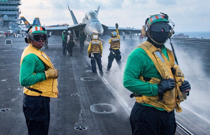 Авианосец ВМС США вошел для патрулирования в Южно-Китайское море