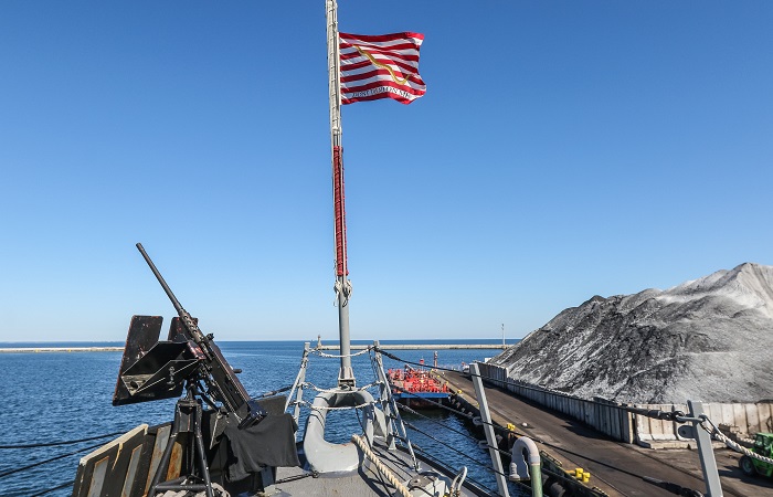 Американский эсминец сбил над Красным морем две ракеты, запущенные из Йемена