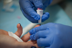 Около 30 тыс. новых случаев ВИЧ выявлено в РФ за первые шесть месяцев 2023 г.