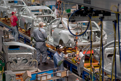 GM приостановила работу завода в Канзасе и временно уволила 2 тыс. человек