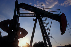 Цены на нефть растут на новостях об ограничении экспорта топлива из России