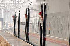 Железные дороги Китая перевезли рекордное число пассажиров и грузов в 2023 году