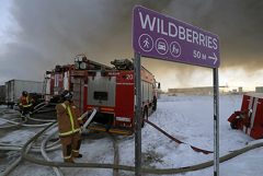 Площадь пожара на складе Wildberries в Шушарах сократилась до 4 тыс. кв. м