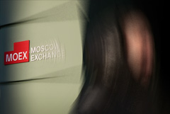 Рынок акций открылся снижением индекса МосБиржи на 0,2% на фоне укрепления рубля