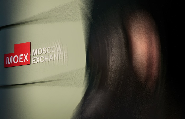 Рынок акций открылся снижением индекса МосБиржи на 0,2% на фоне укрепления рубля