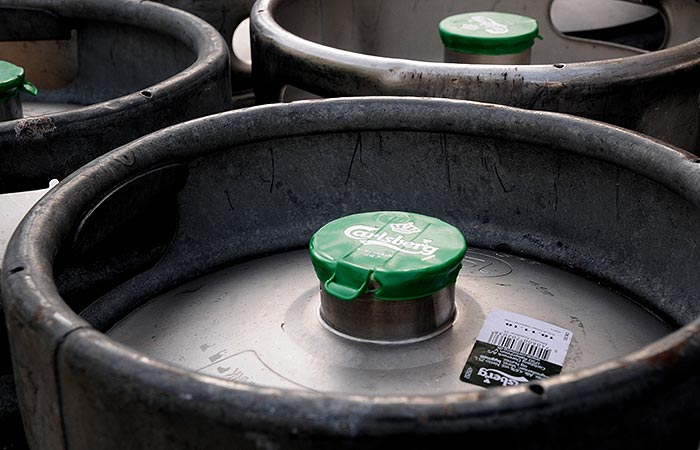 Апелляция поддержала запрет Роспатенту прекращать права "Балтики" на бренды Carlsberg