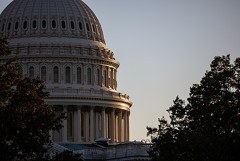 В Сенате США хотят усилить полномочия администрации по борьбе с нелегалами