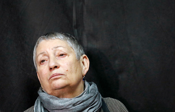 АСТ приостановило выплаты Улицкой за ее книги