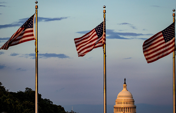 Песков уверен, что Белый дом хочет вынудить Конгресс согласовать средства на борьбу с РФ