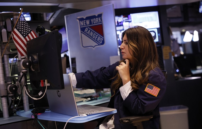 Уолл-стрит снизилась в понедельник