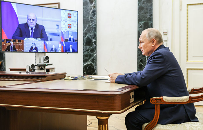 Путин отметил начало снижения годовой инфляции в России