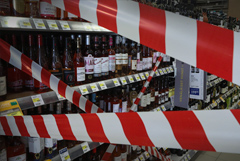 Путин подписал закон о праве регионов ограничивать работу "наливаек"