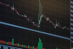 Мосбиржа объяснила новую остановку торгов ошибкой сервера, куда их перевели из-за сбоя накануне