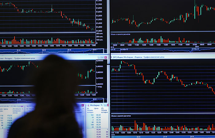 Торги на российском фондовом рынке возобновятся в 15:45