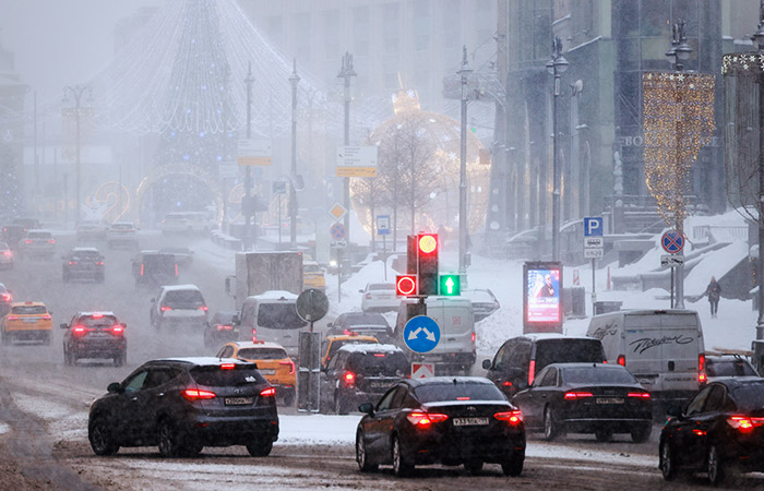 Пробки в Москве достигли восьми баллов на фоне снегопада