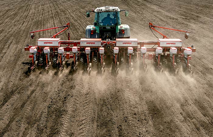 Аграрии РФ готовятся к севу с надеждой сохранить площади при росте затрат. Обзор