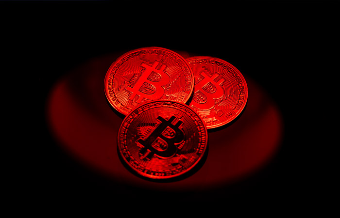 Курс биткойна поднялся выше $61 000